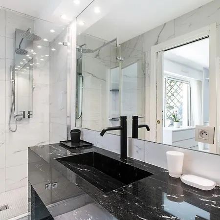 Luxueux 4 Pieces - Jacuzzi - Piscine - Frontiere Monaco Apartment *