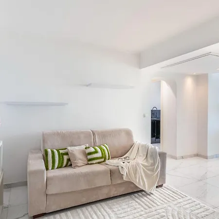 Daire Luxueux 4 Pieces - Jacuzzi - Piscine - Frontiere Monaco
