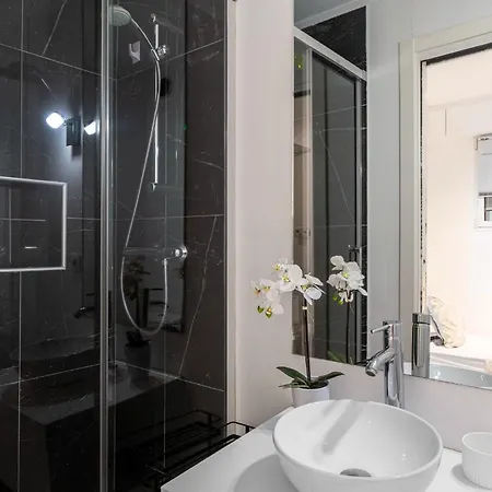 Daire Luxueux 4 Pieces - Jacuzzi - Piscine - Frontiere Monaco